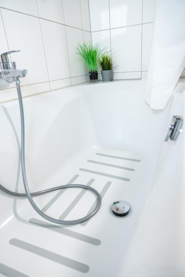 #1 Modernes Zimmer Mit Pool Und Garten Memmingen Extérieur photo